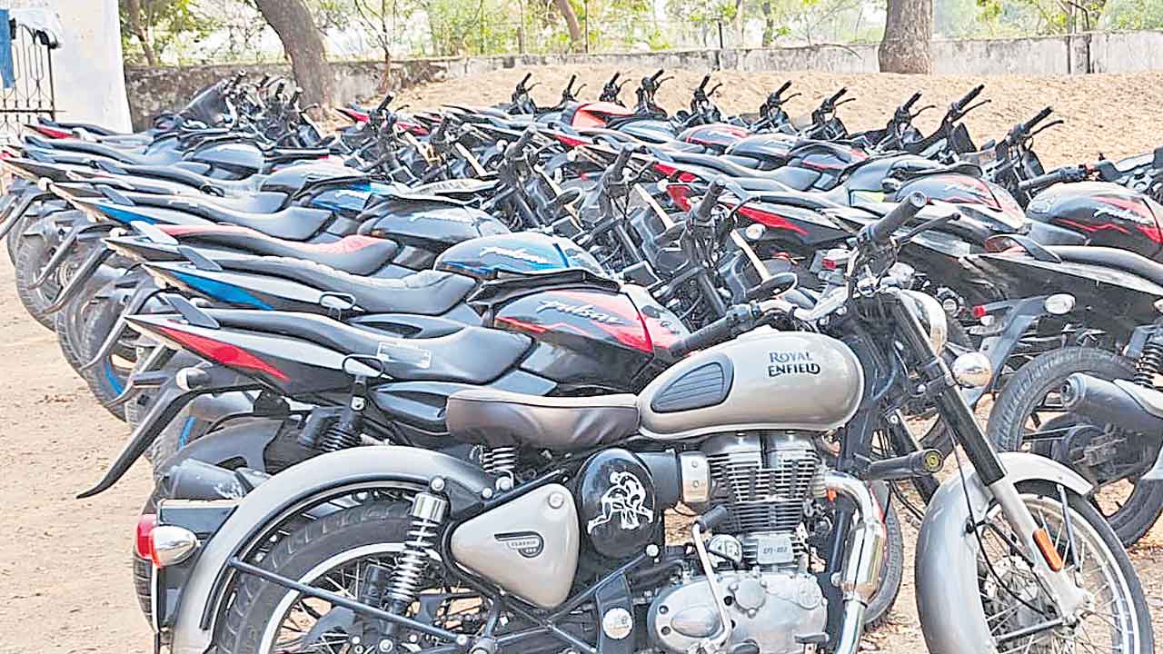 జల్సాల కోసం బైక్‌ల చోరీ