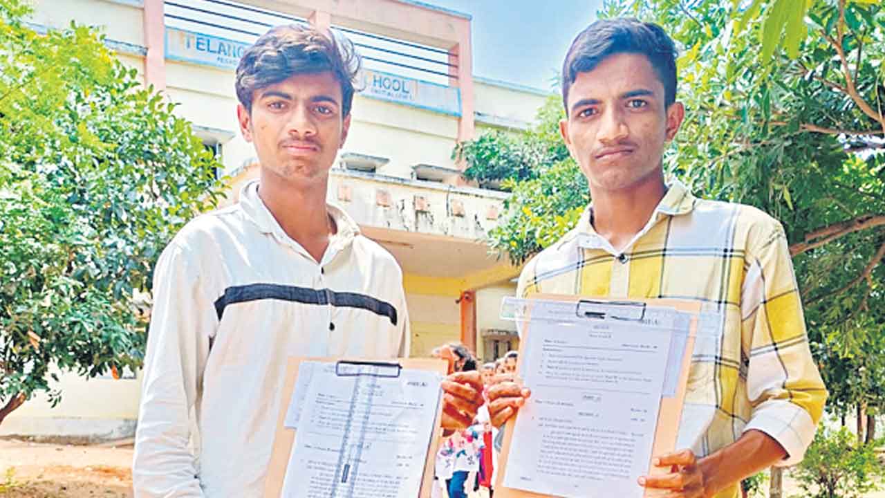 Jagityal | పురుగుల మందుతాగి తండ్రి బలవన్మరణం.. పుట్టెడు దుఃఖంలో పరీక్ష కేంద్రానికి..