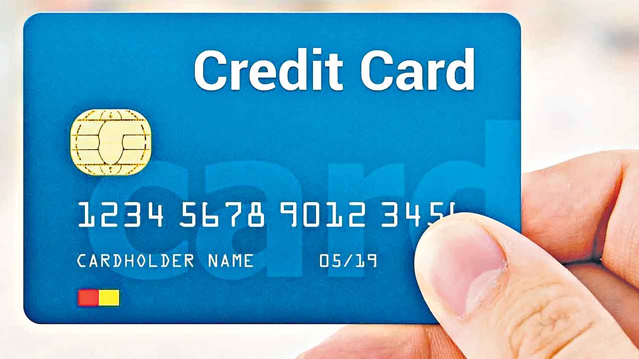 క్రెడిట్‌ కార్డులదే హవా