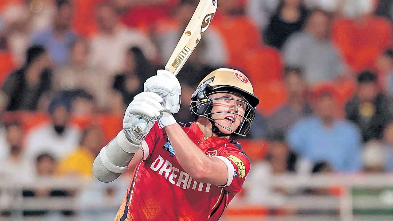 కేక పుట్టించిన కరన్‌.. పంజాబ్‌కు తొలి విజయం