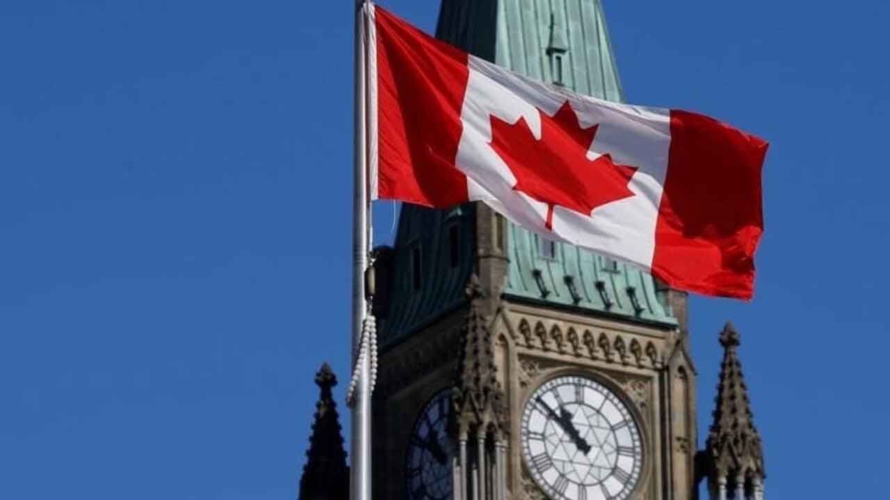 Canada | కెనడాలో విదేశీ వర్కర్లపై పరిమితి!