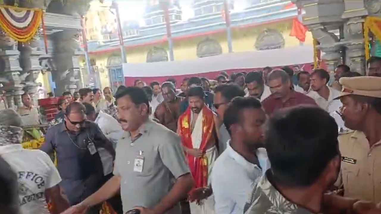 CM Revanth Reddy | భద్రాచలంలో సీఎం రేవంత్‌ రెడ్డి పూజలు