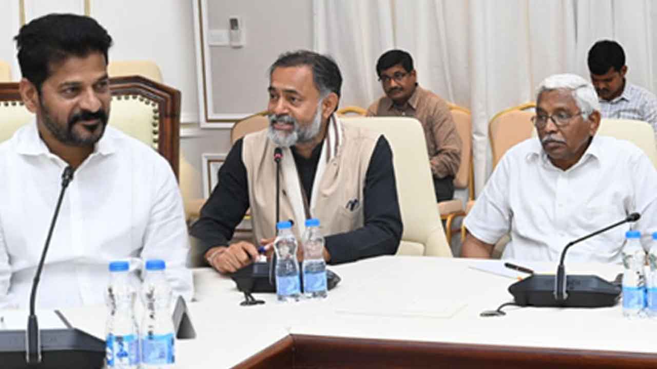 విద్య, రైతు కమిషన్లు ఏర్పాటుచేస్తాం