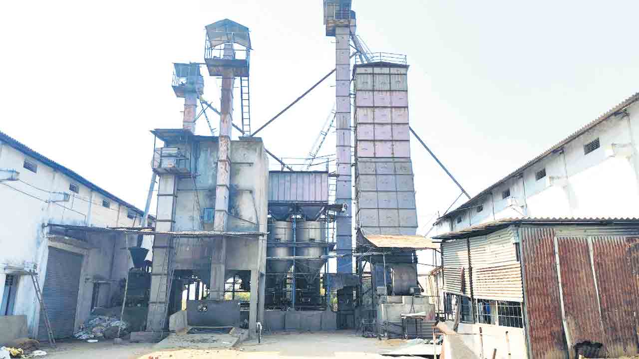 కేసులు సరే.. చర్యలేవి?