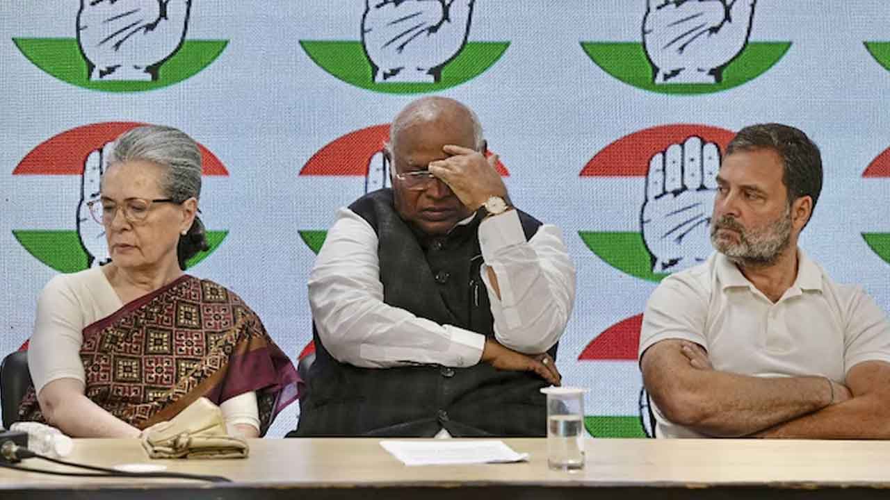 కాంగ్రెస్కు షాక్