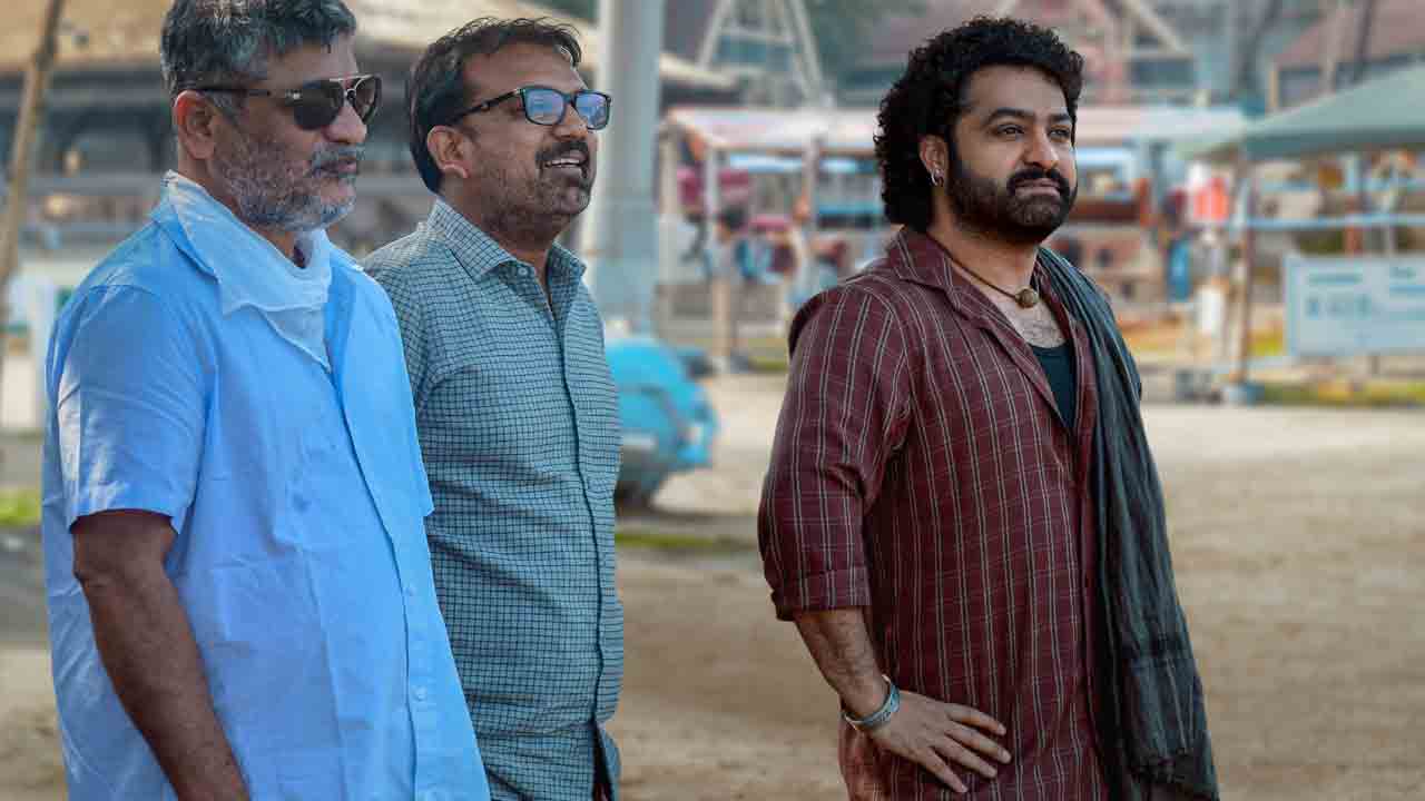 Devara Movie | ‘దేవర’ నుంచి క్రేజీ ఫొటో పంచుకున్న మూవీ యూనిట్.. ఎన్టీఆర్ లుక్ అదిరిందిగా..