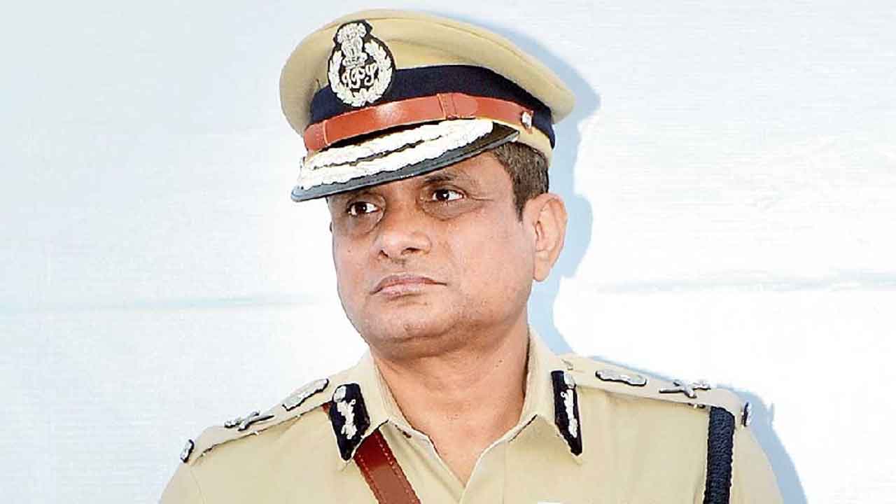 EC | బెంగాల్‌ డీజీపీపై ఈసీ వేటు.. ఆరు రాష్ర్టాల హోం మంత్రిత్వశాఖ కార్యదర్శులపై కూడా..