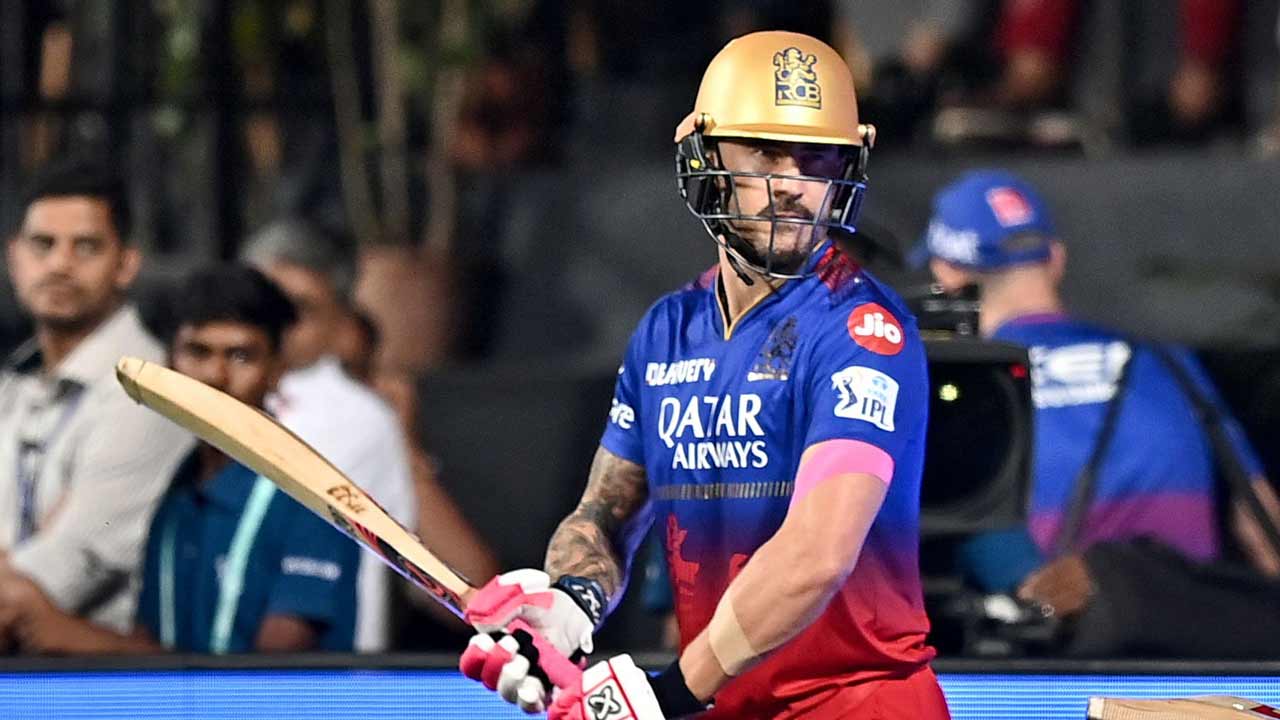 RCB vs KKR | ఆరంభంలోనే ఆర్సీబీకి షాక్‌.. డుప్లెసిస్‌ ఔట్‌