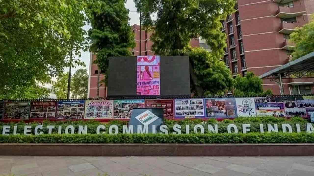 Loksabha Polls: ఎస్పీలు, మెజిస్ట్రేట్ల‌ను బ‌దిలీ చేసిన ఎన్నిక‌ల సంఘం