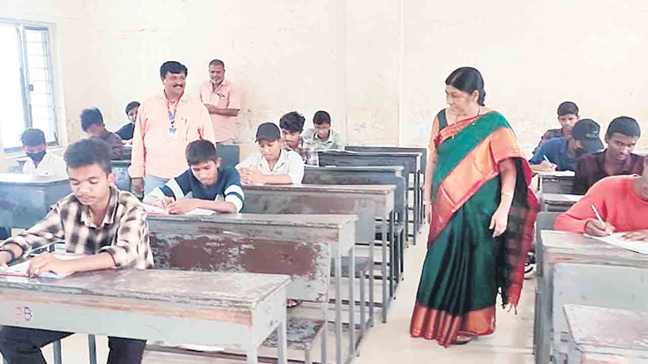 సైనిక్‌ స్కూల్‌ ప్రవేశ పరీక్ష ప్రశాంతం