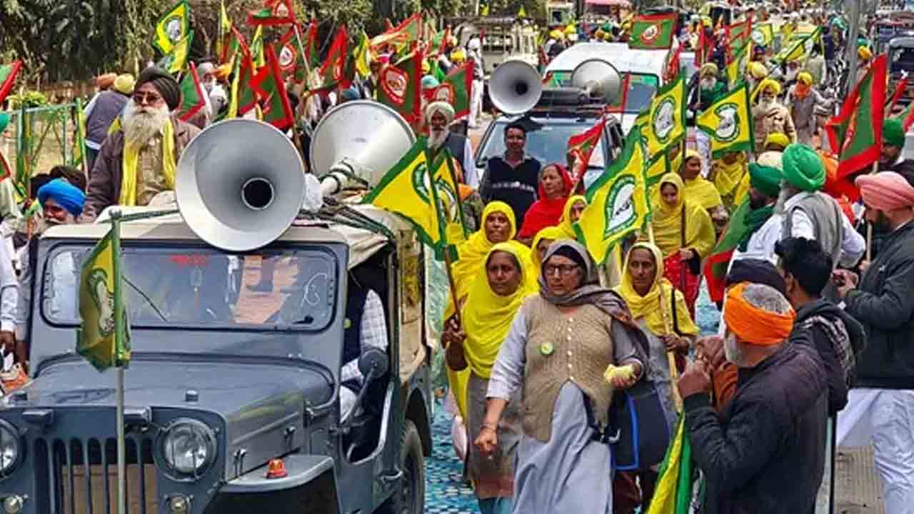 రైతన్నల చలో ఢిల్లీ ఢిల్లీ సరిహద్దుల్లో ట్రాఫిక్‌జామ్‌