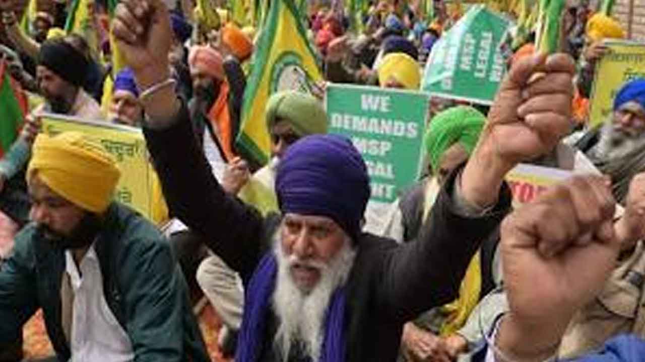 రైతన్నల రైల్‌ రోకో