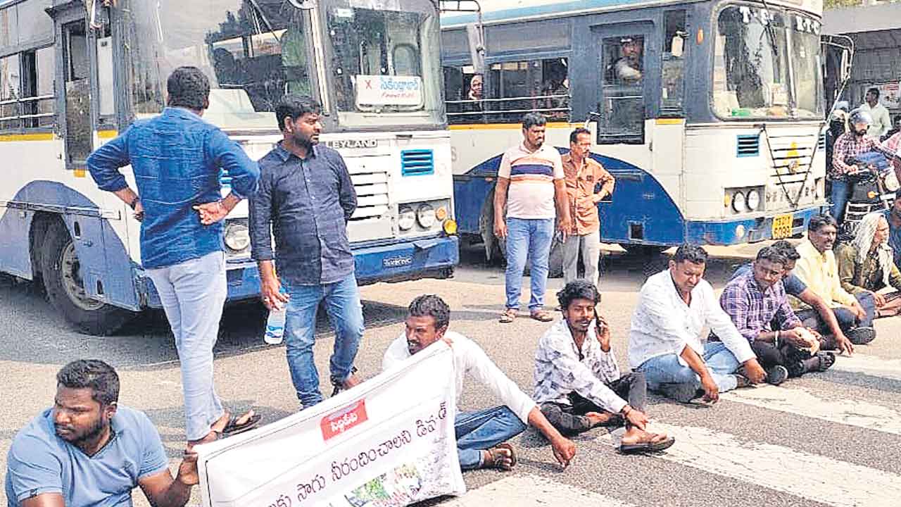 Telangana | కాల్వలో ఇంకిన నీళ్లు కన్నీళ్లై పారుతున్నయి.. పదేండ్ల తర్వాత మళ్లీ పాతరోజులు