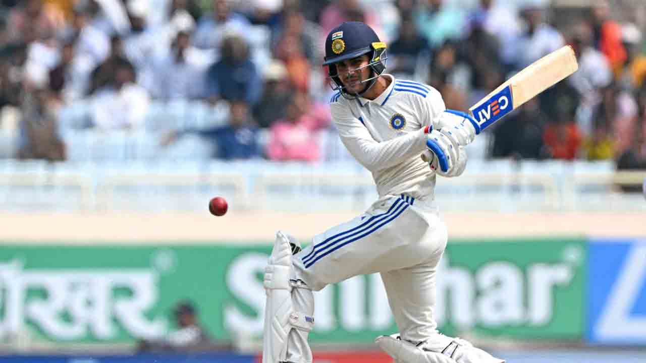 IND vs ENG 5th Test | శుభ్‌మ‌న్ గిల్ హాఫ్ సెంచ‌రీ..  సిక్స‌ర్ల‌తో హోరెత్తిస్తున్న హిట్‌మ్యాన్