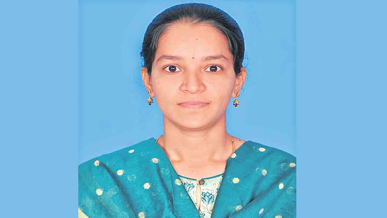 కొలువు కొట్టారు..