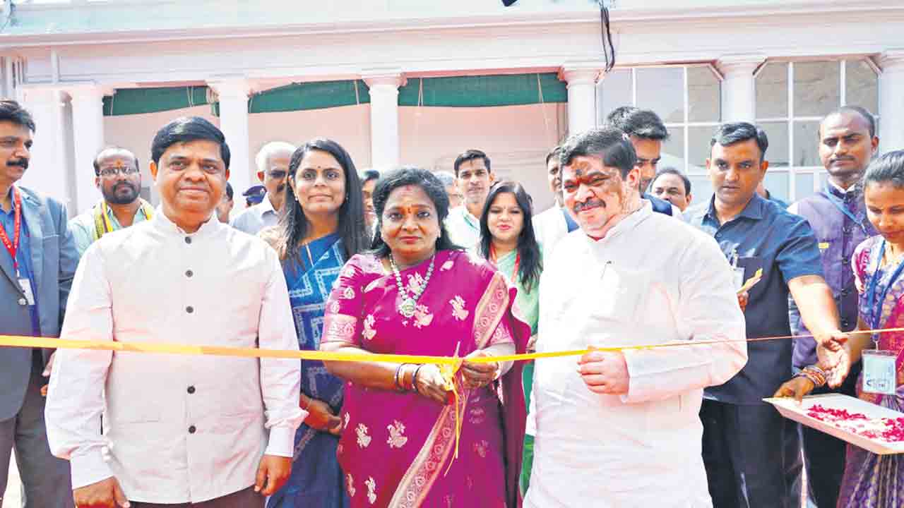 రాష్ట్రపతి నిలయంలో.. చేనేత, హస్తకళ ప్రదర్శన