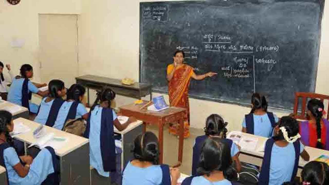 ప్రమోషన్లు ఇచ్చి న్యాయం చేయండి