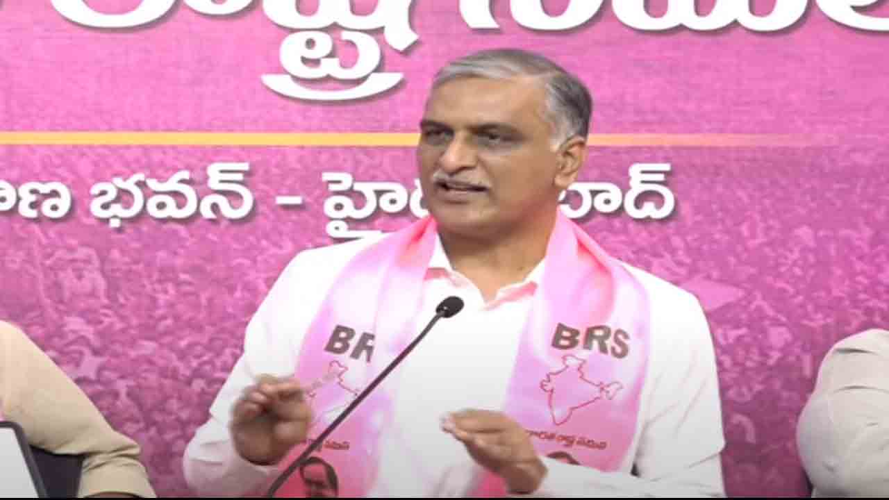 Harish Rao | రుణ‌మాఫీపై ప్ర‌క‌ట‌న చేయ‌క‌పోతే.. ల‌క్ష‌లాది రైతుల‌తో స‌చివాల‌యాన్ని ముట్ట‌డిస్తాం : హ‌రీశ్‌రావు