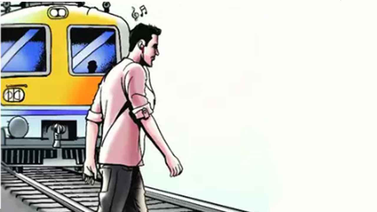 రైలు ఢీకొని గుర్తు తెలియని వ్యక్తి మృతి