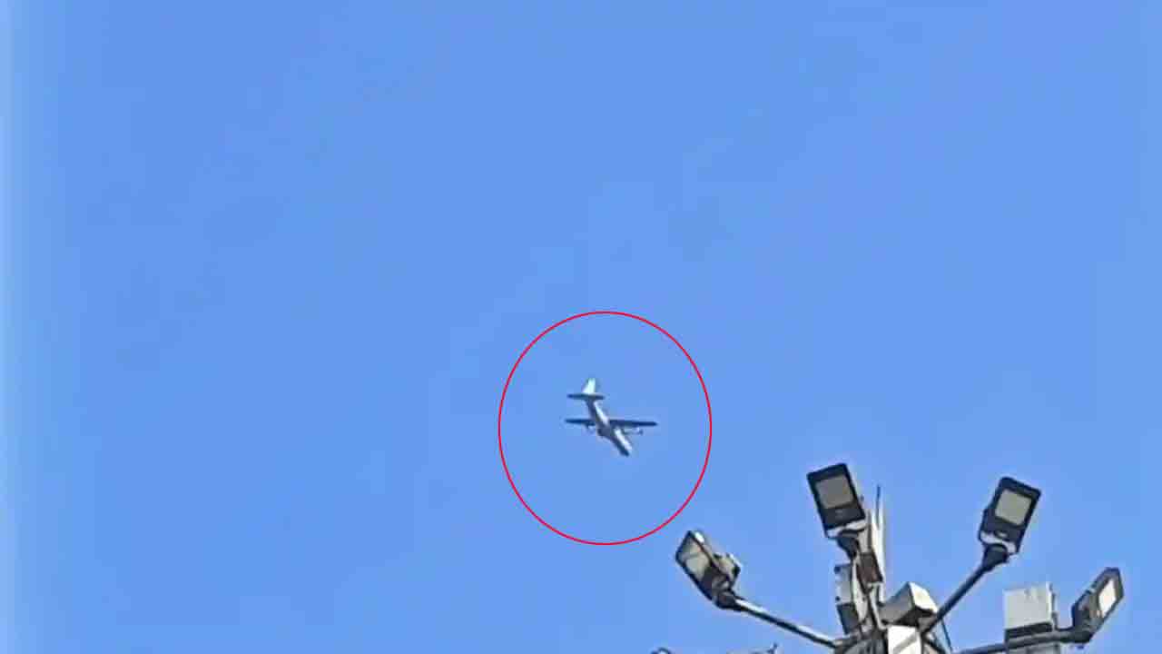 Begumpet | వాయుసేన శిక్ష‌ణా విమానంలో సాంకేతిక లోపం.. 40 నిమిషాలు గాల్లోనే చ‌క్క‌ర్లు