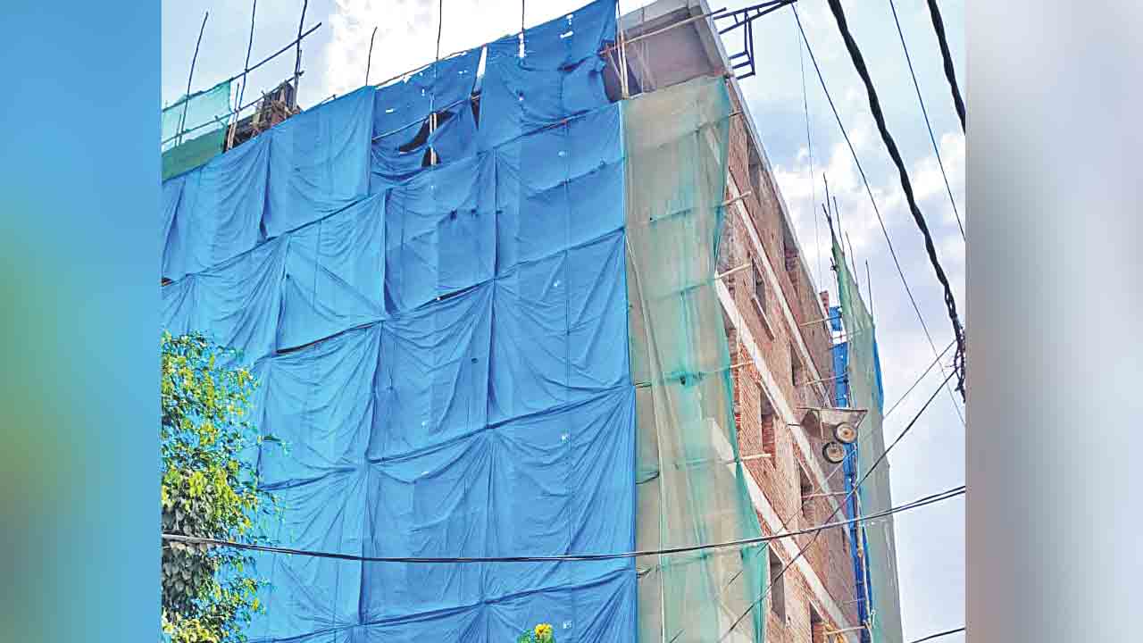 Hyderabad | కాముని చెరువు కబ్జా.. అధికారుల కనుసన్నల్లోనే అవినీతి పర్వం!