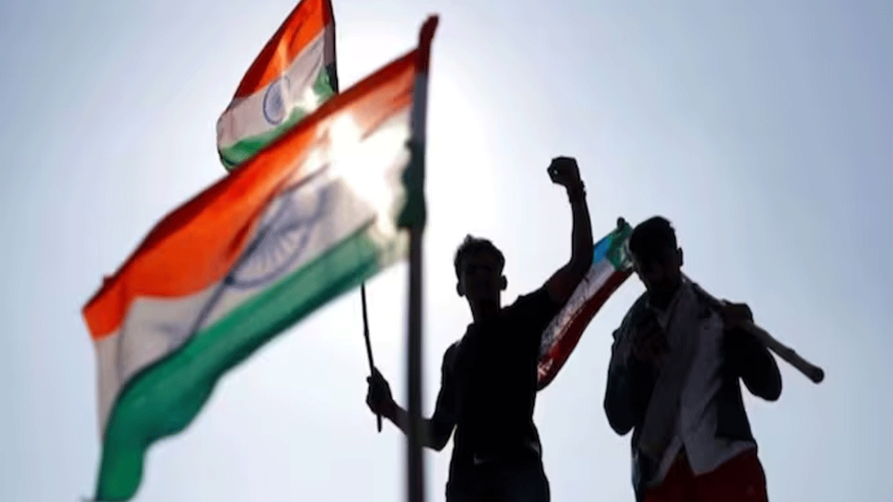 Crisil Report | 2031 నాటికి ఎగువ మధ్య ఆదాయ ఆర్థిక వ్యవస్థగా ఎద‌గ‌నున్న భార‌త్‌