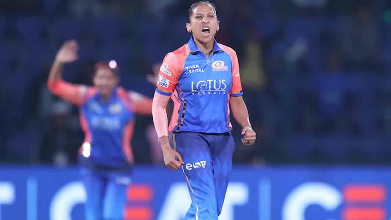 Shabnim Ismail: చ‌రిత్ర సృష్టించిన ముంబై ఇండియ‌న్స్ స్టార్ బౌల‌ర్‌