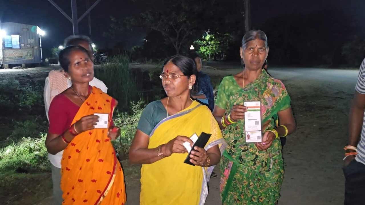 TSRTC | ఆధార్‌ చూపించినా.. 10 మంది మహిళలను దారి మధ్యలోనే దించేసిన కండకర్ట్‌