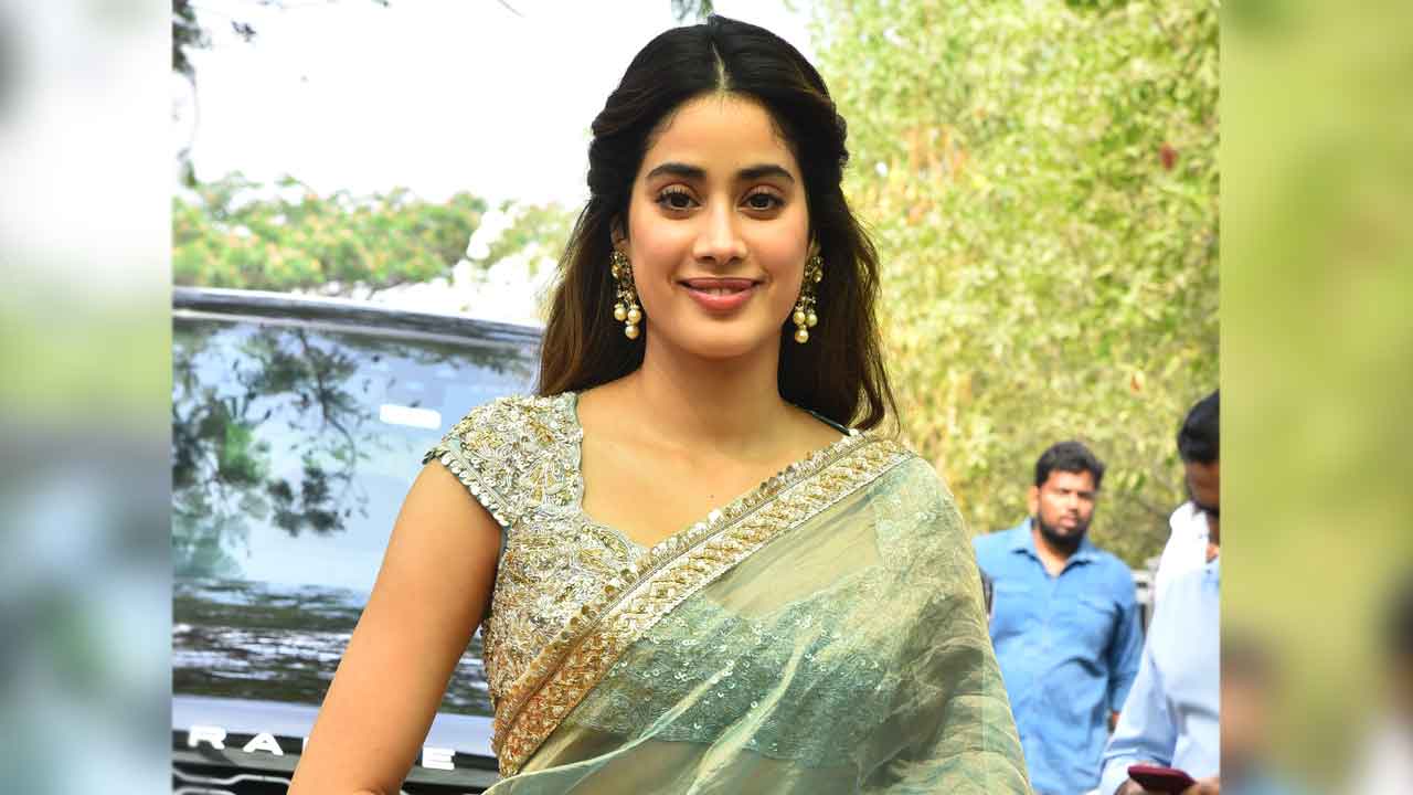 మొకాళ్లపై మెట్లెక్కాను