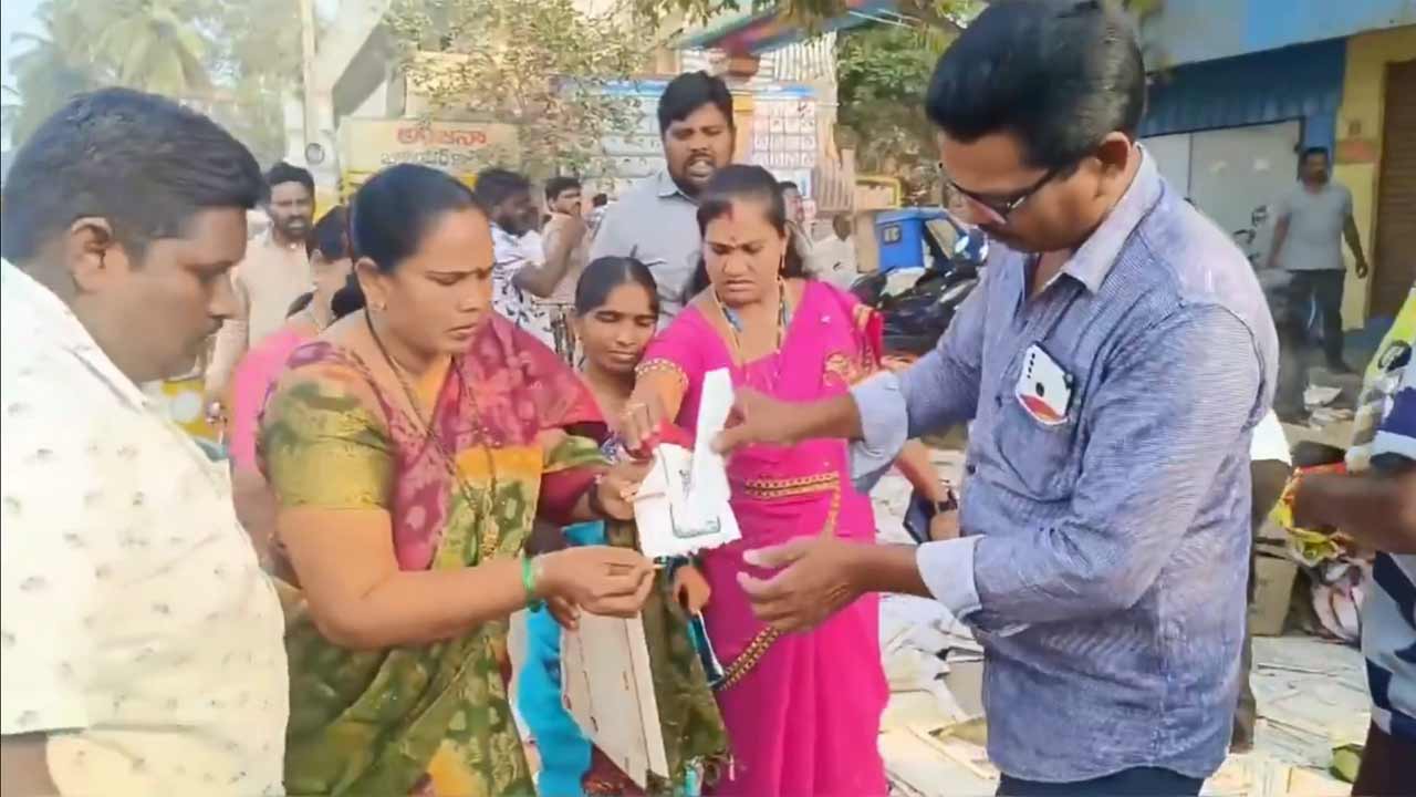 Pawan Kalyan | పిఠాపురంలో పవన్‌ కళ్యాణ్‌ను ఓడిస్తాం.. జనసేనకు టీడీపీ కార్యకర్తల సవాలు