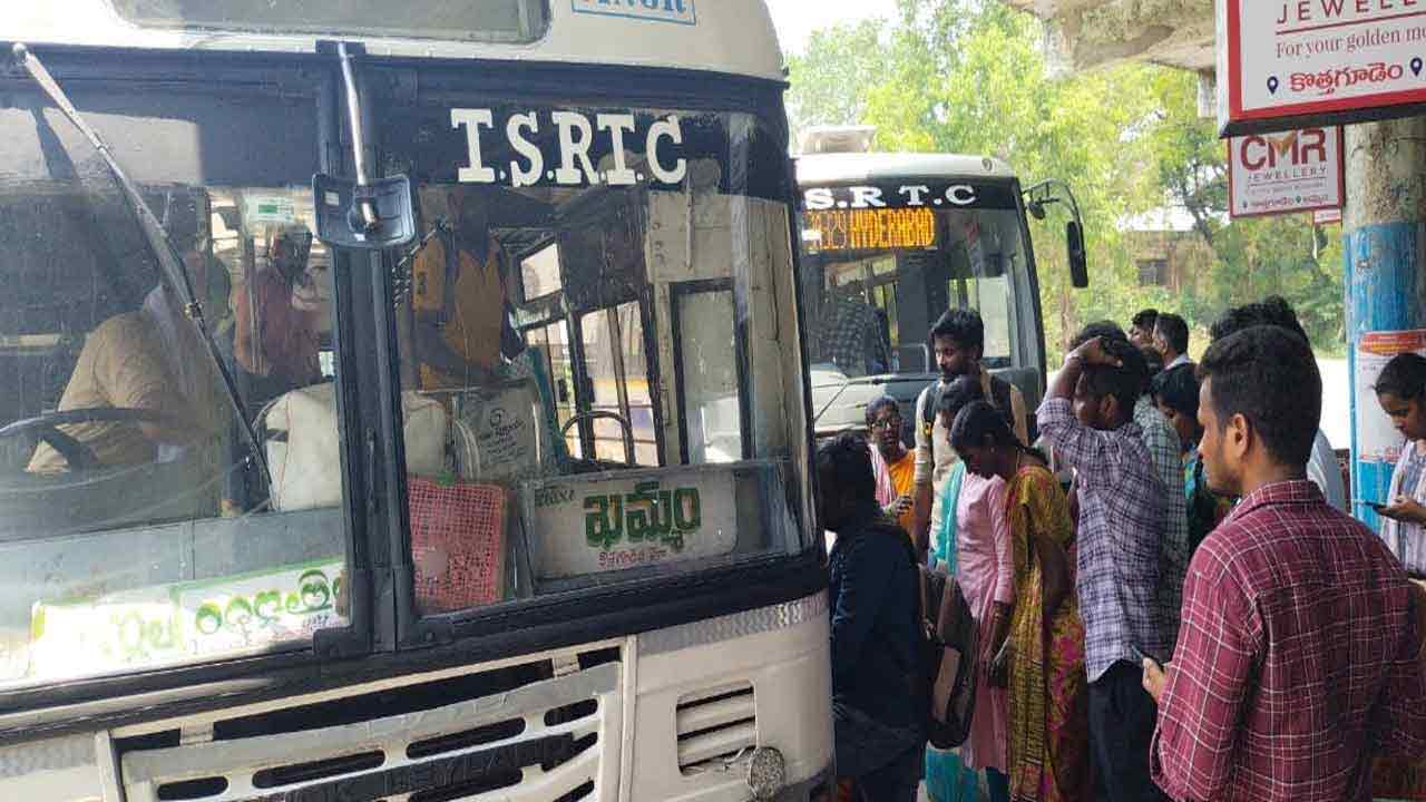 RTC Bus | ఆటోను పక్కకు ఆపమన్నందుకు.. ఆర్టీసీ బస్సు డ్రైవర్‌, కండక్టర్‌పై దాడి