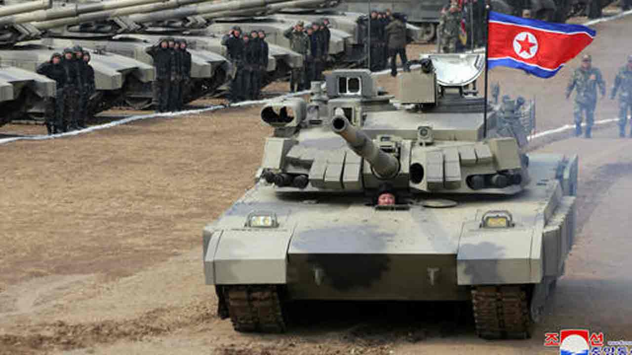 Kim Jong Un: యుద్ధ ట్యాంక్ న‌డిపిన ఉత్త‌ర‌కొరియా నేత కిమ్‌