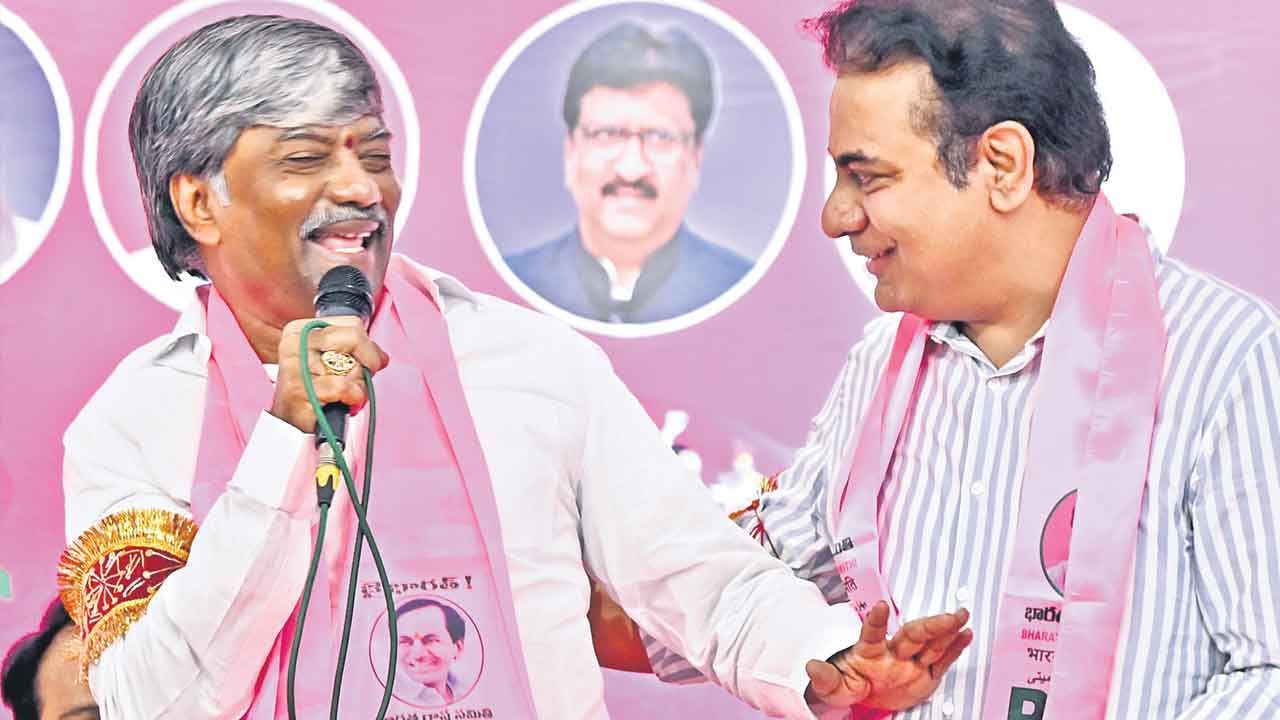 KTR | బిల్డర్లను బెదిరించి భారీగా వసూళ్లు.. ఢిల్లీకి రూ.2,500 కోట్లు పంపిన రేవంత్..!
