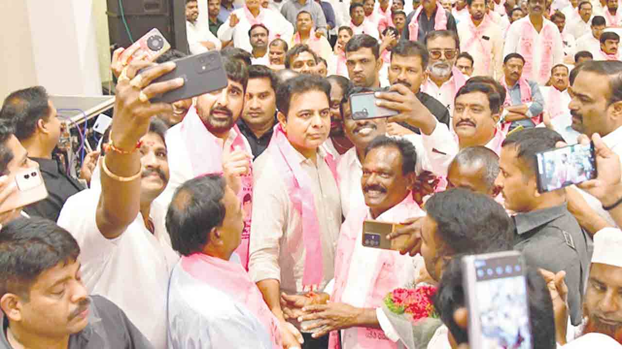 గులాబీ శ్రేణుల్లో జోష్‌