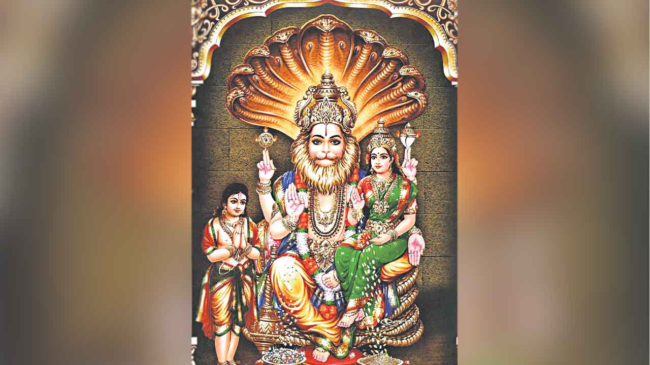 Lakshmi Narasimha Swamy | ధరణికి ఛత్రం లక్ష్మీనృసింహం.. యాదగిరిగుట్టపై నరసింహుడు ఎలా ఆవిర్భవించాడంటే..