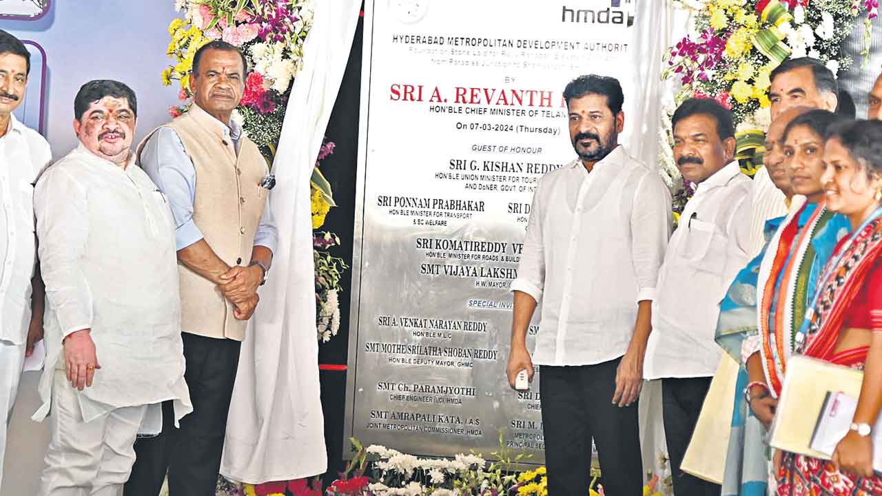 Elevated Corridor | ఎలివేటెడ్‌ ‘కారిడార్‌’లో మెట్రో గల్లంతు!.. డబుల్‌డెక్కర్‌ ఫ్లైఓవర్‌పై స్పష్టతనివ్వని సీఎం