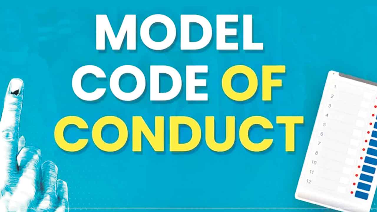 మోదీ చిత్రాలనువెంటనే తొలగించాలి