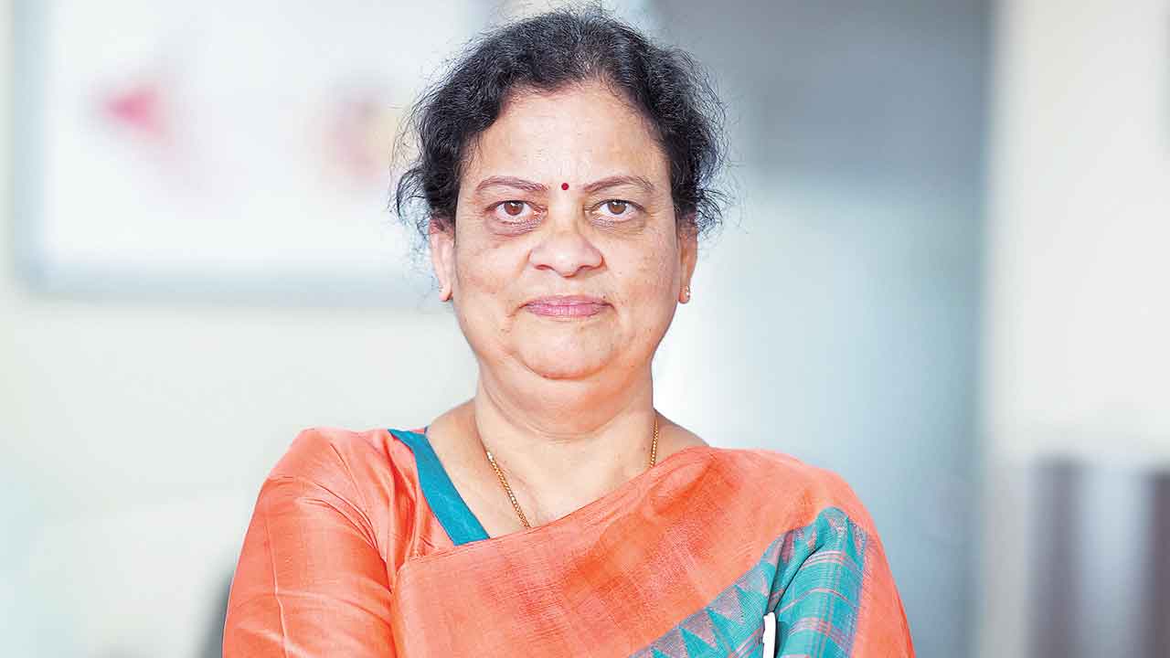 Startup Stories | ఆడపిల్లలు నాలుగు గోడలకు పరిమితం కాకూడదని..