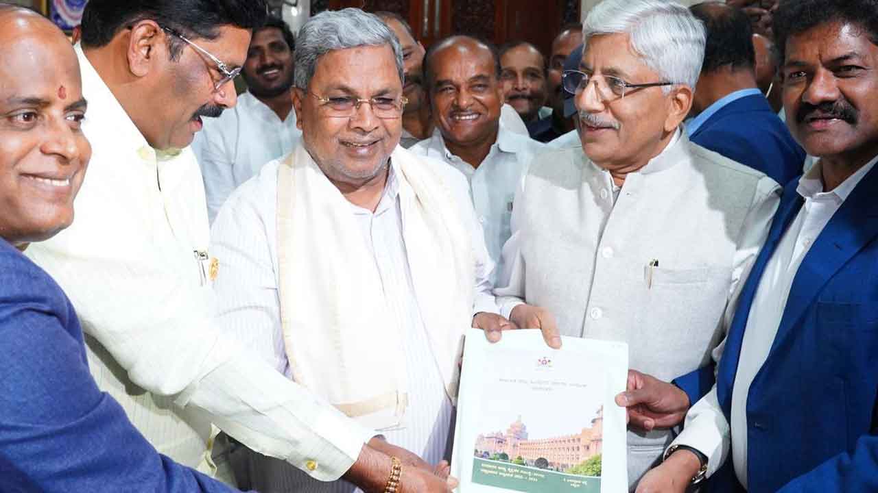 Karnataka | కర్ణాటకలో మళ్లీ కులగణన సెగలు.. ఓబీసీ కమిషన్ నివేదికపై ఆ వర్గాల్లో వ్యతిరేకత