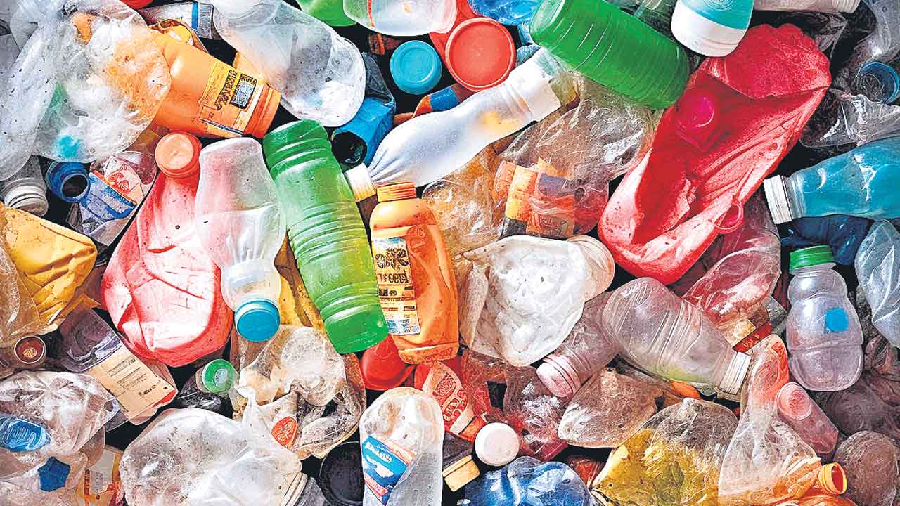 Harmful plastic | రీసైకిల్‌ చేసిన ప్లాస్టిక్‌లో విష రసాయనాలు.. ఆరోగ్యాలకు హానికరం