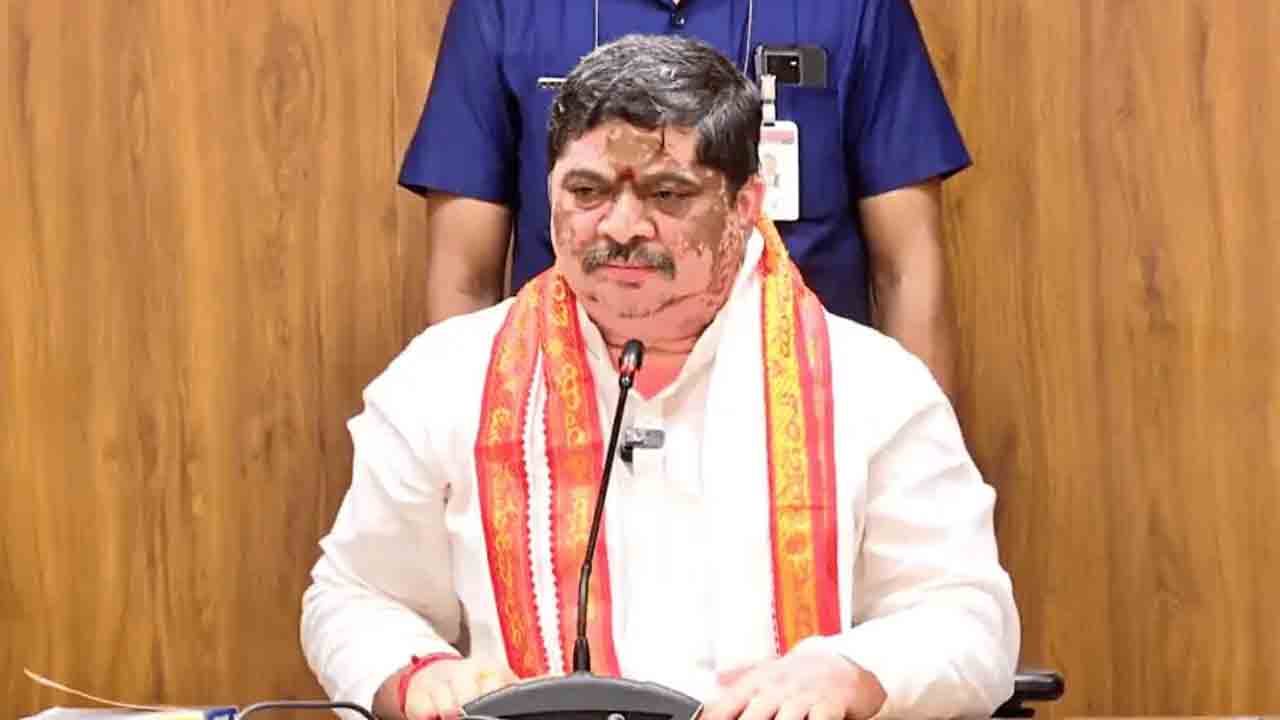 Bonalu Festival | భక్తులకు ఇబ్బందులు కలుగకుండా ఉత్సవాలు నిర్వహించాలి : మంత్రి పొన్నం