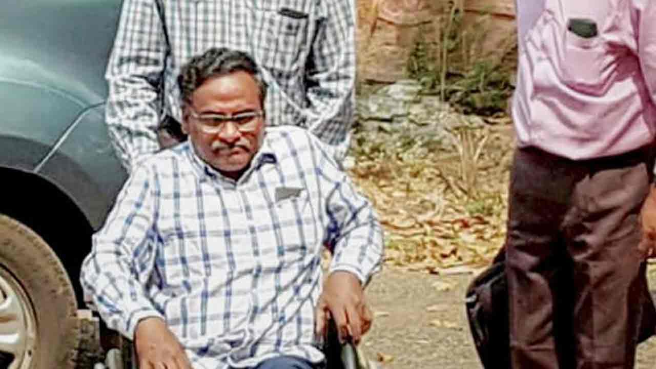 Professor Saibaba: ఢిల్లీ వ‌ర్సిటీ మాజీ ప్రొఫెస‌ర్ సాయిబాబ‌కు ఊర‌ట‌..