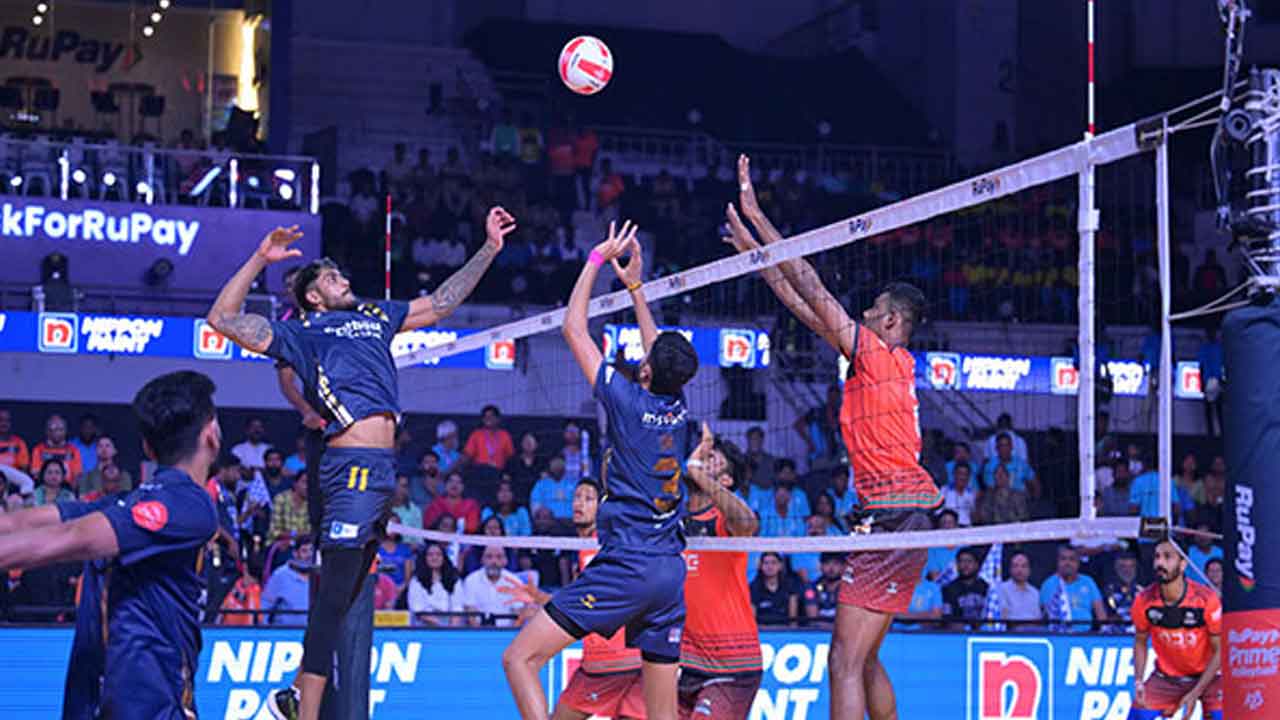 హైదరాబాద్‌ నిష్క్రమణ