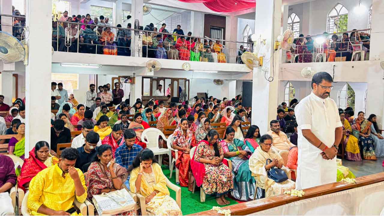 Ragidi Lakshmareddy | క్రైస్తవుల సంక్షేమానికి కృషి చేస్తా : రాగిడి లక్ష్మారెడ్డి