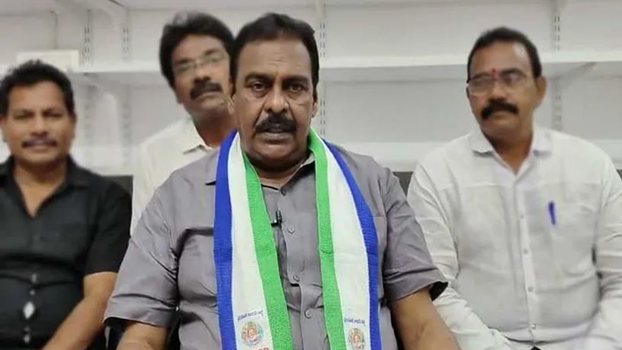 Amalapuram | బాంబు పేల్చిన రాపాక వరప్రసాద్.. అమలాపురం ఎంపీ టికెట్‌పై వైసీపీలో గందరగోళం!