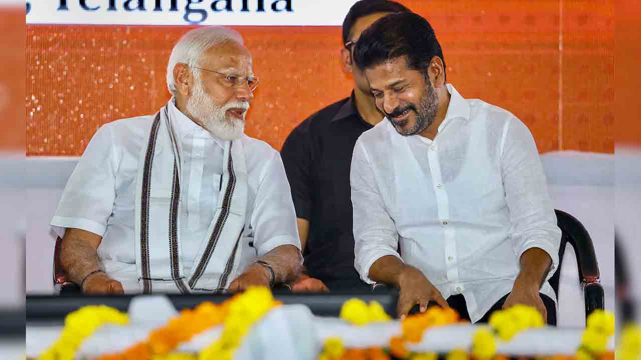 బయటే కాదు.. ట్విట్టర్‌లోనూ ఫాలో