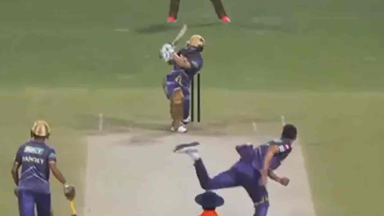 KKR: స్టార్క్ బౌలింగ్లో భారీ సిక్స్ కొట్టిన రింకూ సింగ్.. వీడియో
