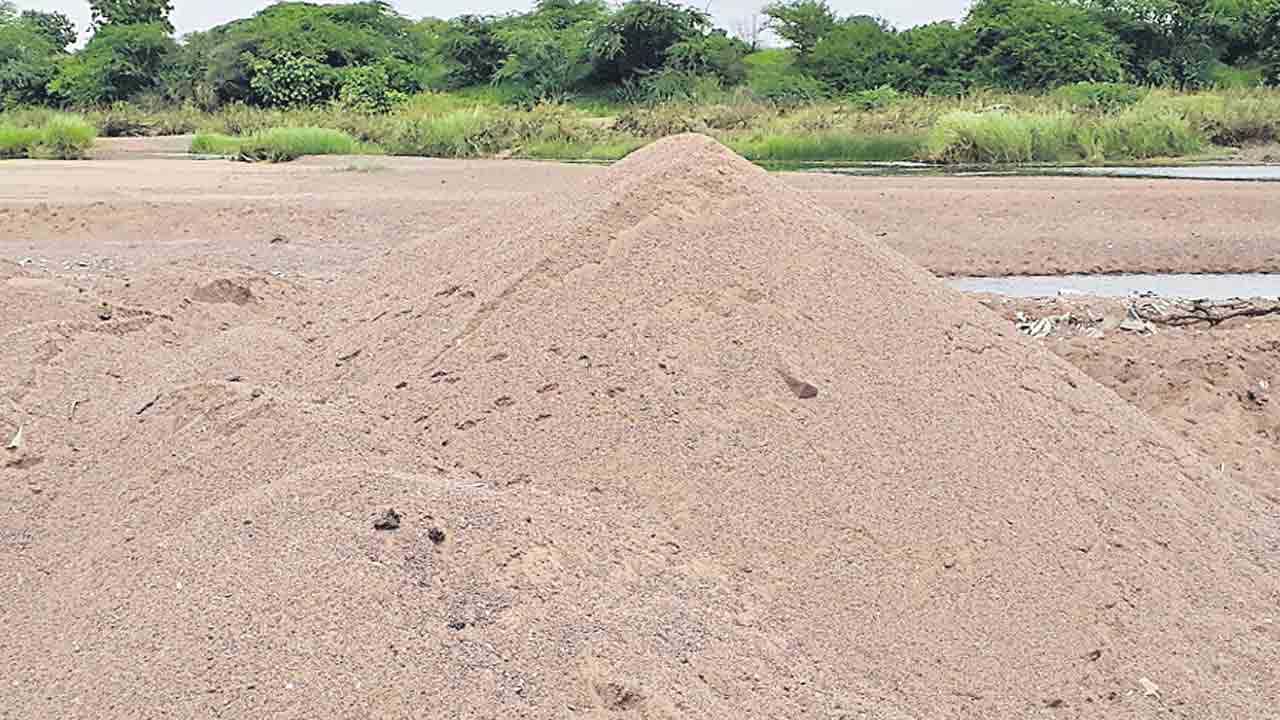 ఇసుకే బంగారమాయే