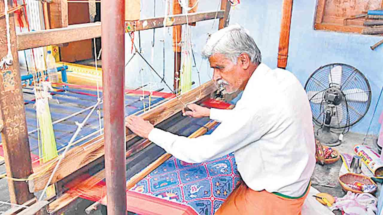 Handloom  | మరణశయ్యపై నేతన్న మగ్గం