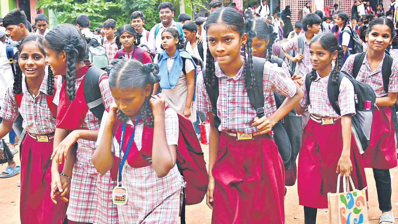 Half Day Schools | రాష్ట్రంలో తీవ్రమవుతున్న ఎండలు.. నేటి నుంచి ఒంటిపూట బడులు